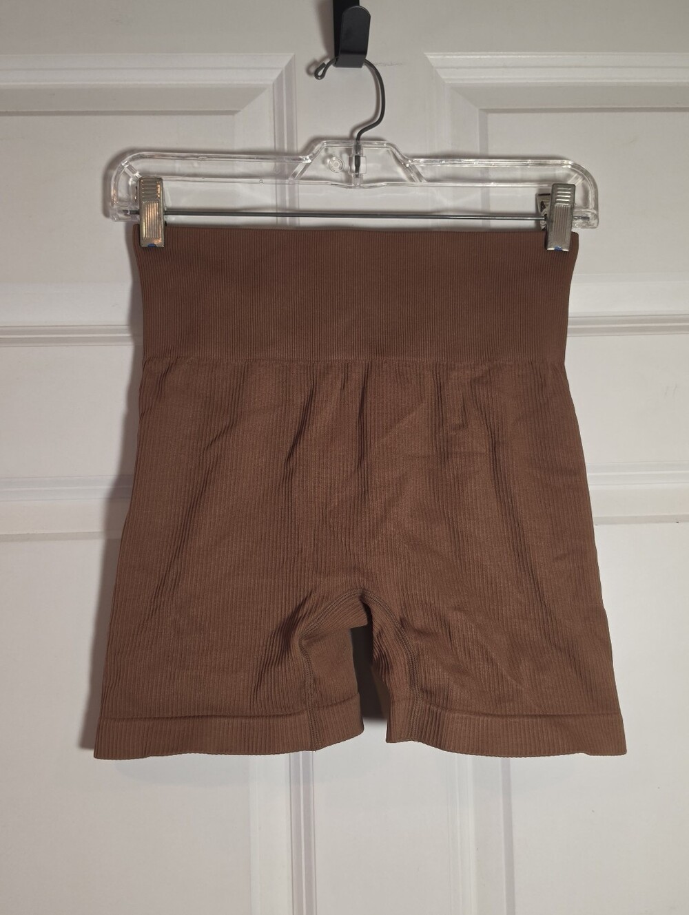 High-Waist Brown Seamless Women’s Shorts Booty Scrunch M